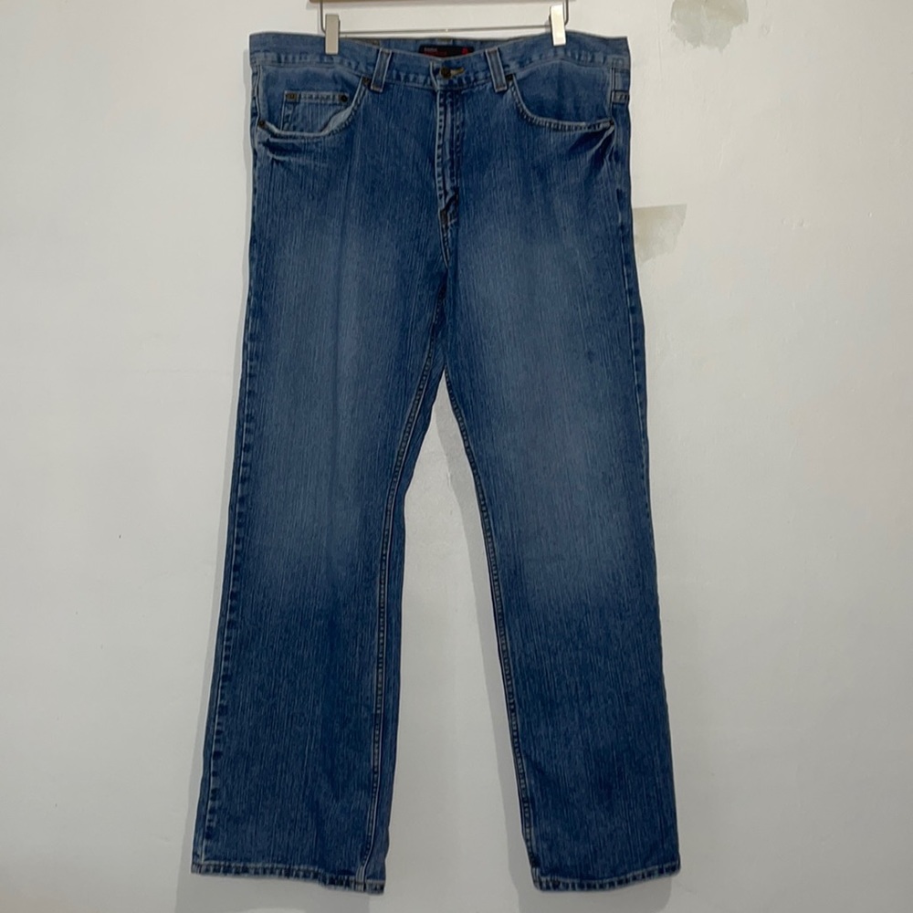 Size 38 X 30 Men’s Perry Ellis Blue Jeans